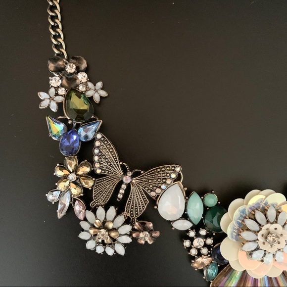 Flower Butterfly Necklace - Picture 4 of 10